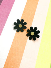 Daisy Stud Earrings | Black