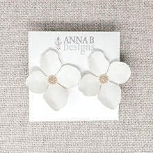 Ziva Floral Stud Earrings | Ivory