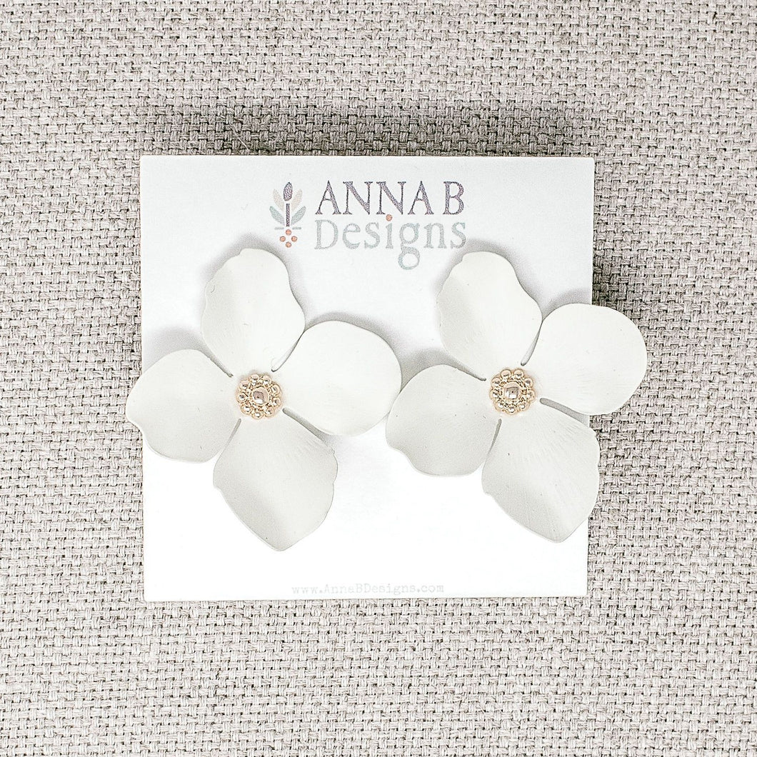 Ziva Floral Stud Earrings | Ivory