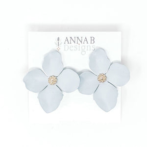 Ziva Floral Stud Earrings | Gray
