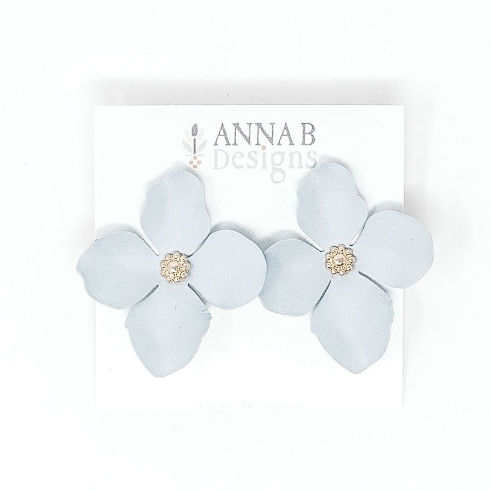 Ziva Floral Stud Earrings | Gray