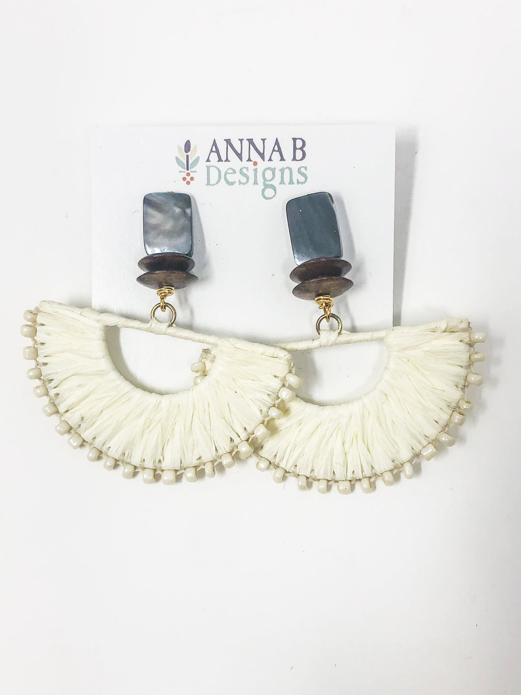Lila Raffia Fan Earrings | Ivory