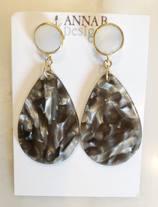 Sara Resin Earrings | Gray