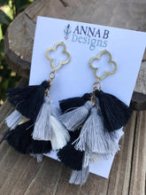 Quatrefoil Earrings- Black