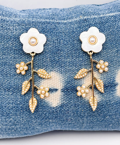 Lulie Beaded Earrings | Short Pearl