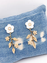 Lulie Beaded Earrings | Short Pearl