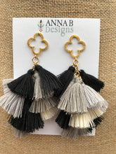 Quatrefoil Earrings- Black