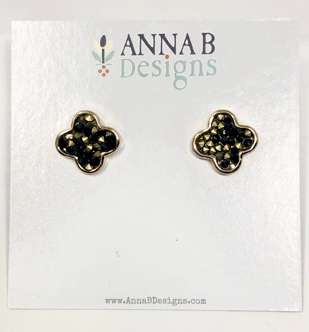 Clover Studs | Black + Gold