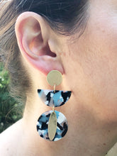 Daphne Resin Earrings-Blue + Black