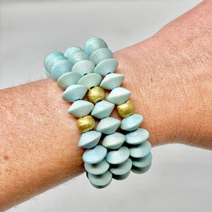 Wooden Stretch bracelet | Light Blue