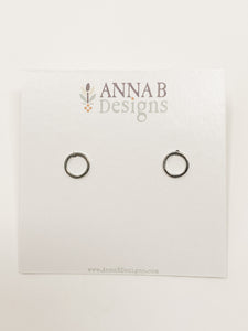 Dane Circle Studs | White Gold